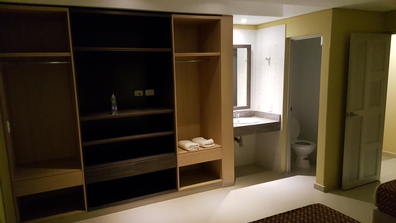 Hotel 56 Avenue Plaza Barranquilla  Bagian luar foto